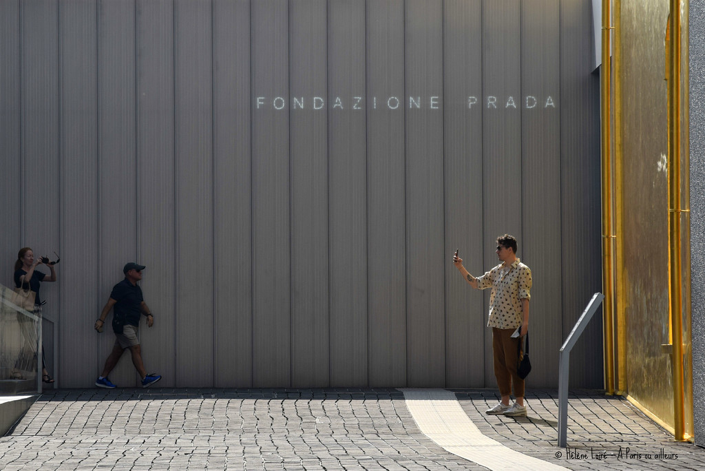 selfie at the Prada Fondation by parisouailleurs