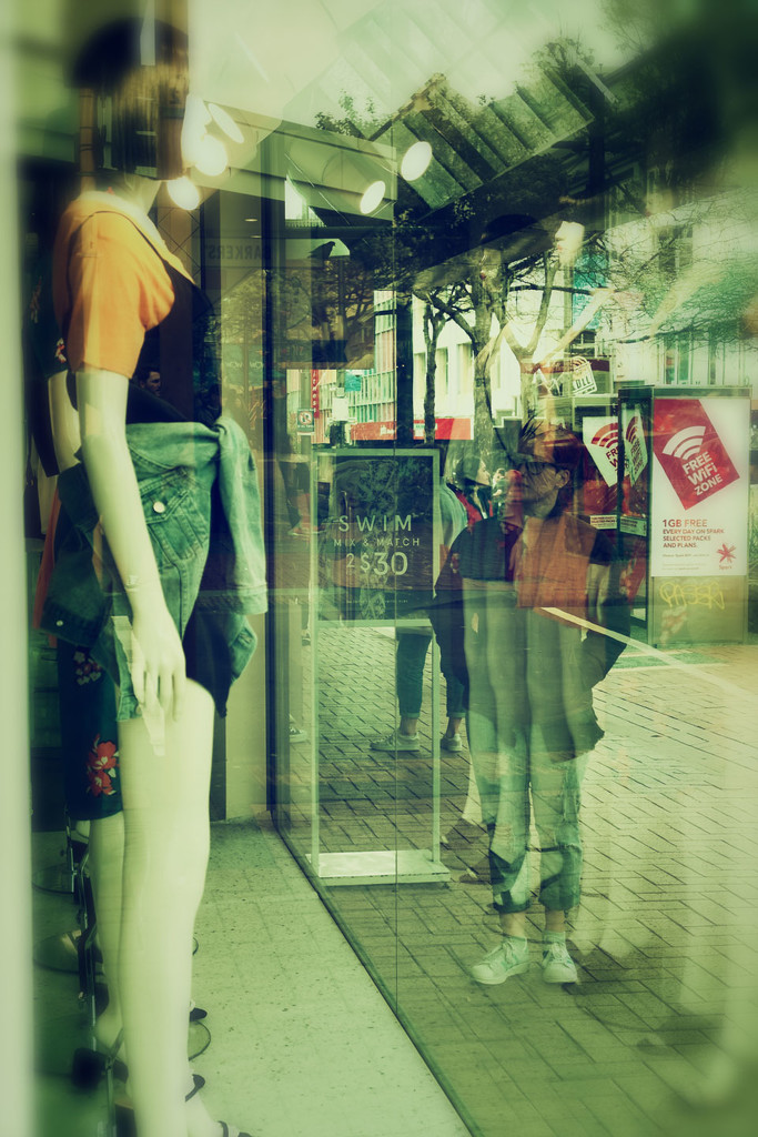 Window Shopping by helenw2
