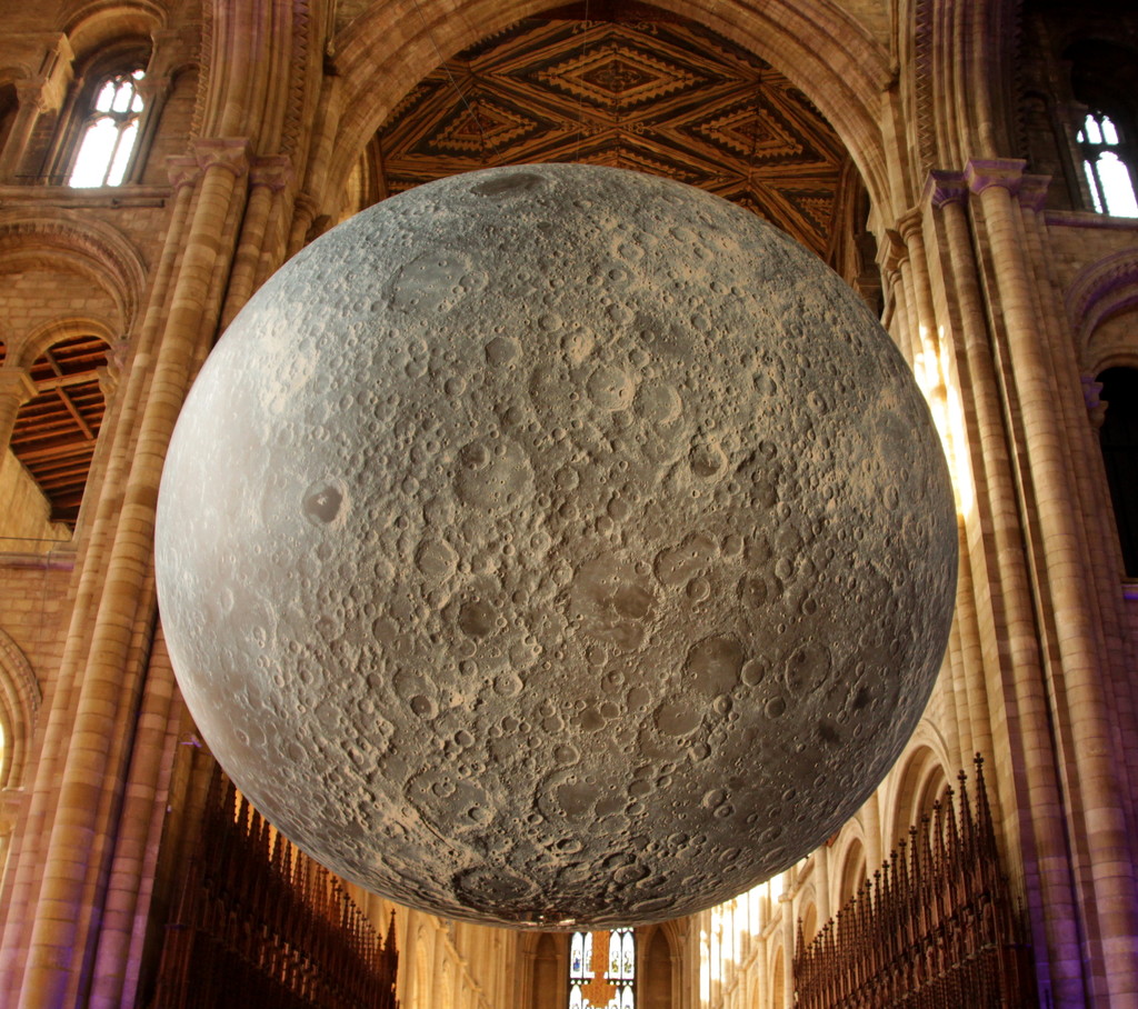 The moon comes to Peterborough Cathedral by busylady