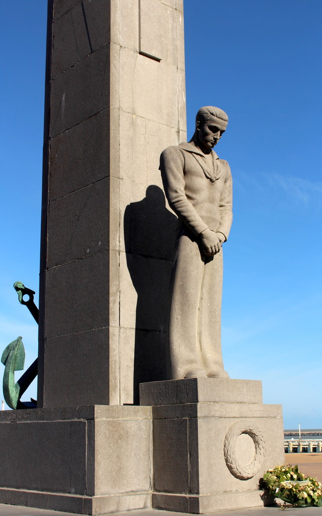 Seamen's Memorial, Ostend by boxplayer