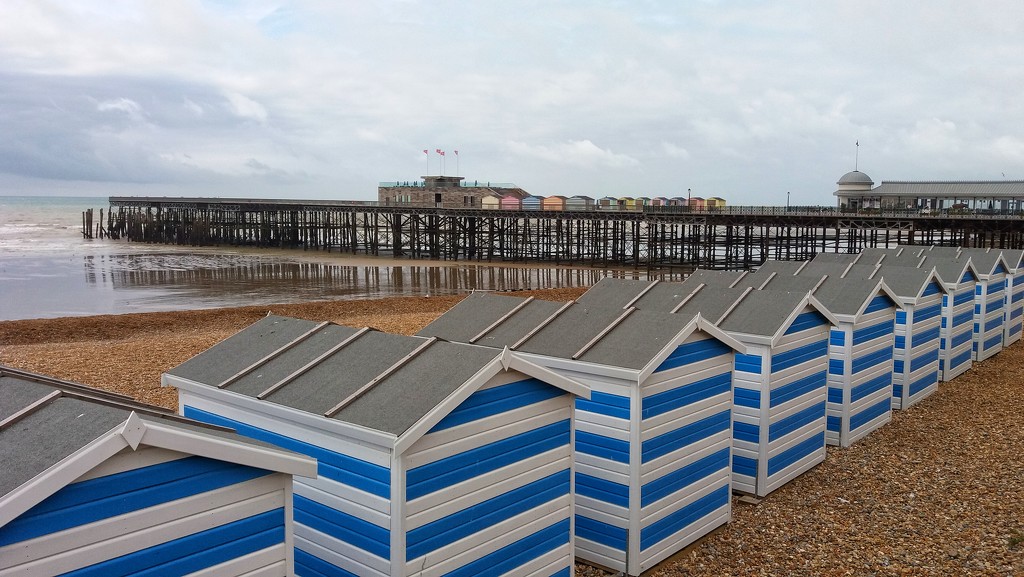 Hastings huts by richardcreese