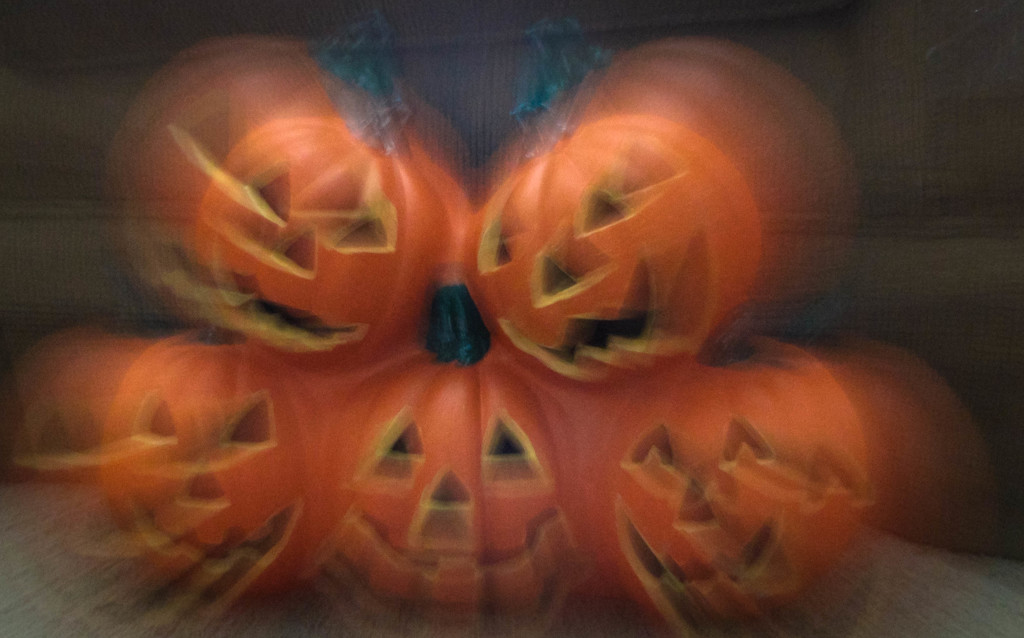 Scary pumpkins by mittens