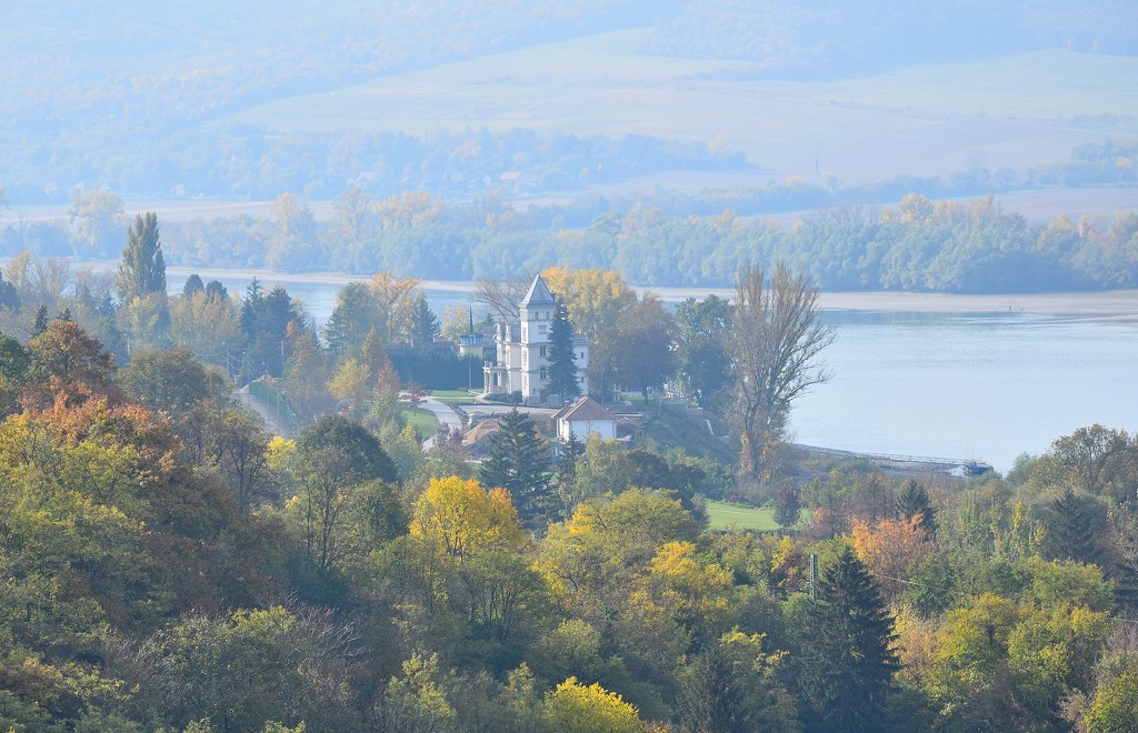 Dõry Castle in the distance by kork