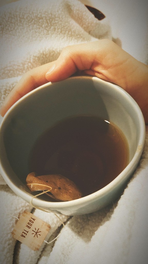tea time by annymalla