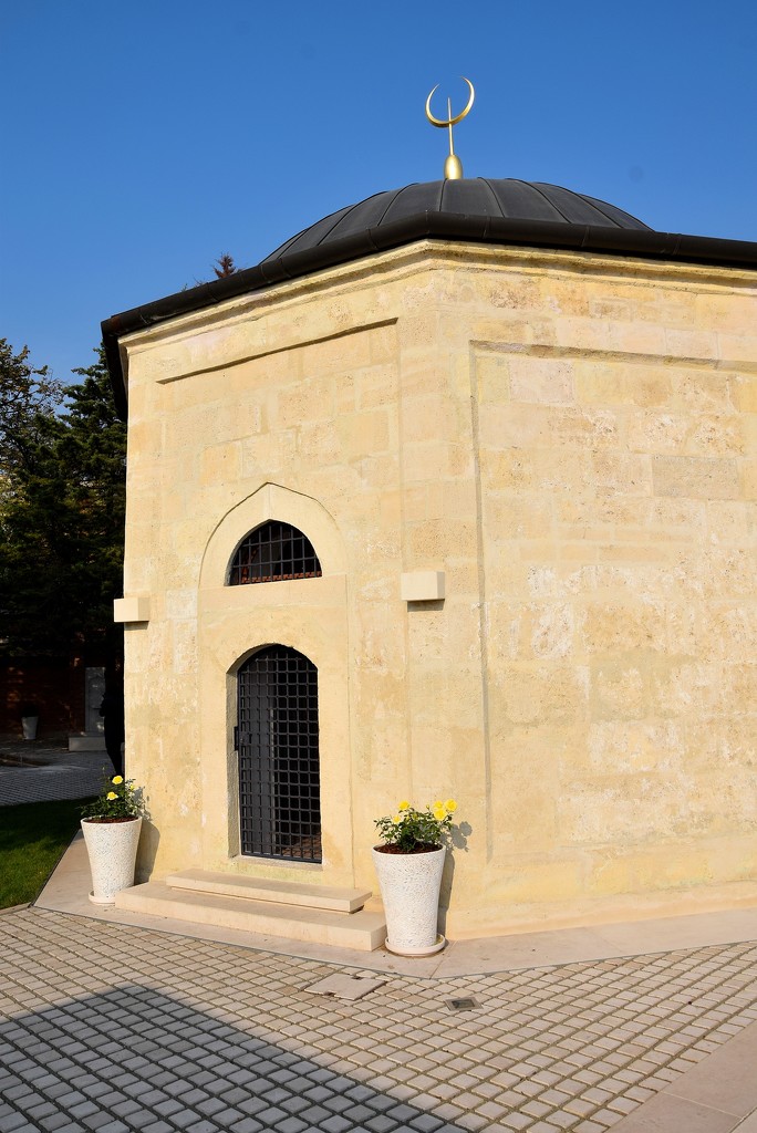 The grave of Gül Baba by kork