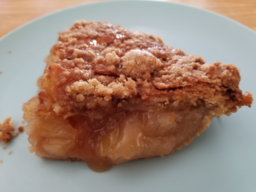 Carmel Apple Pie by scoobylou