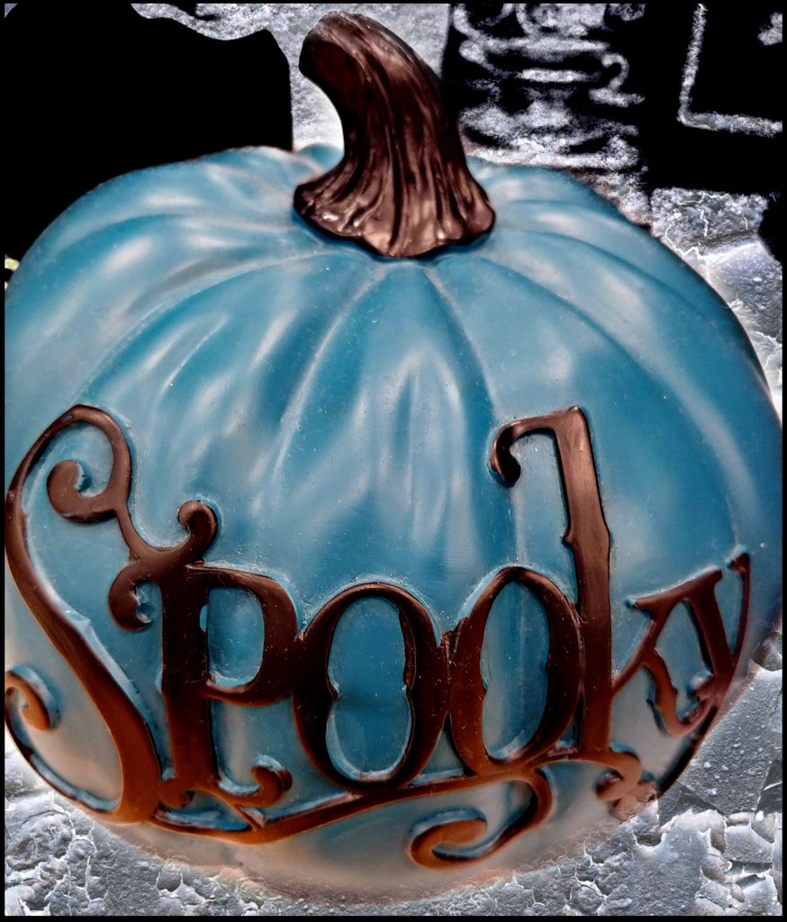 Spooky by jo38