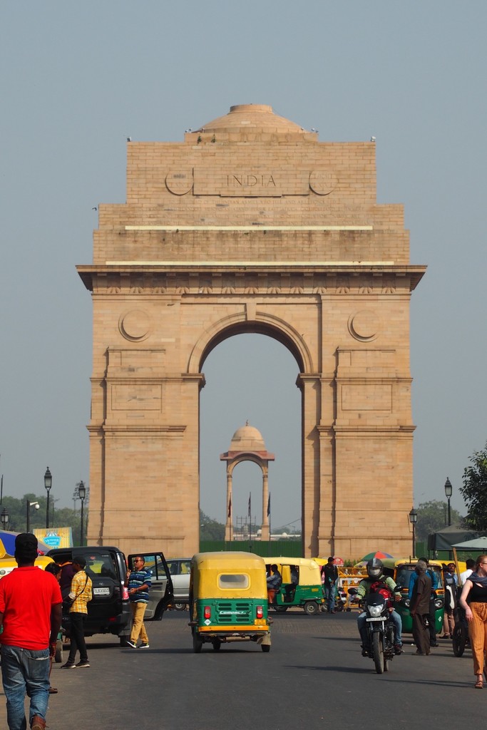 India Gate by bizziebeeme
