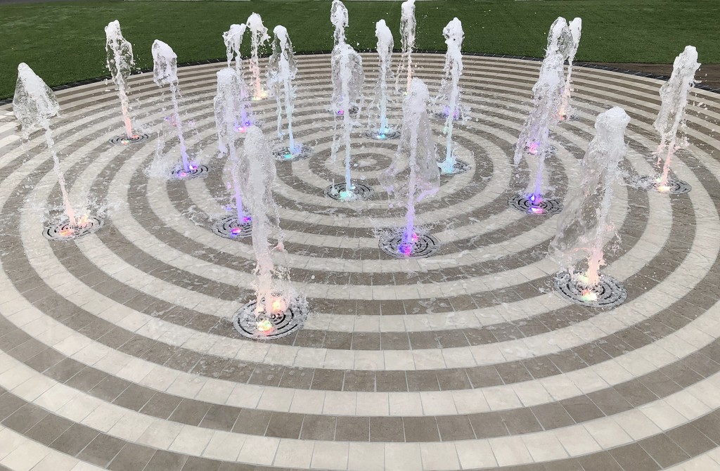 Fountain by kjarn