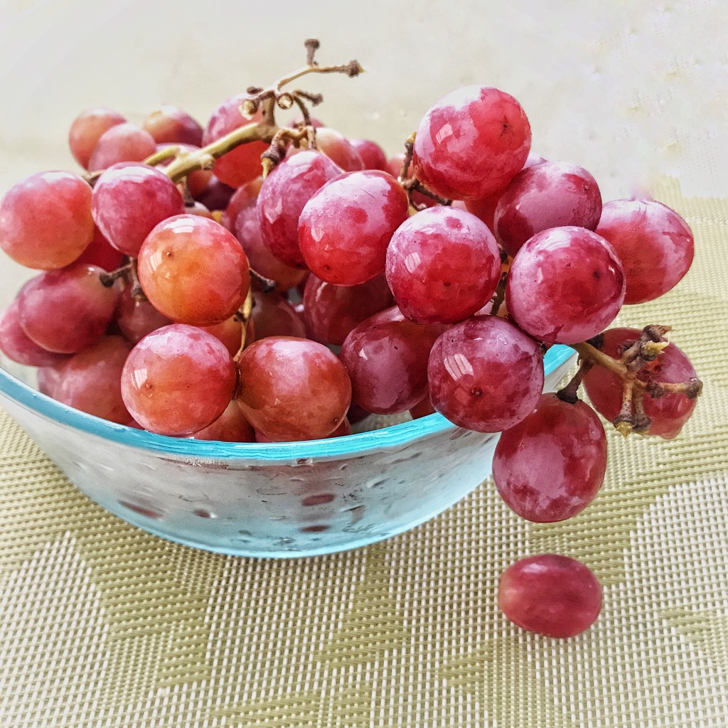 Grapes🍇 by joemuli