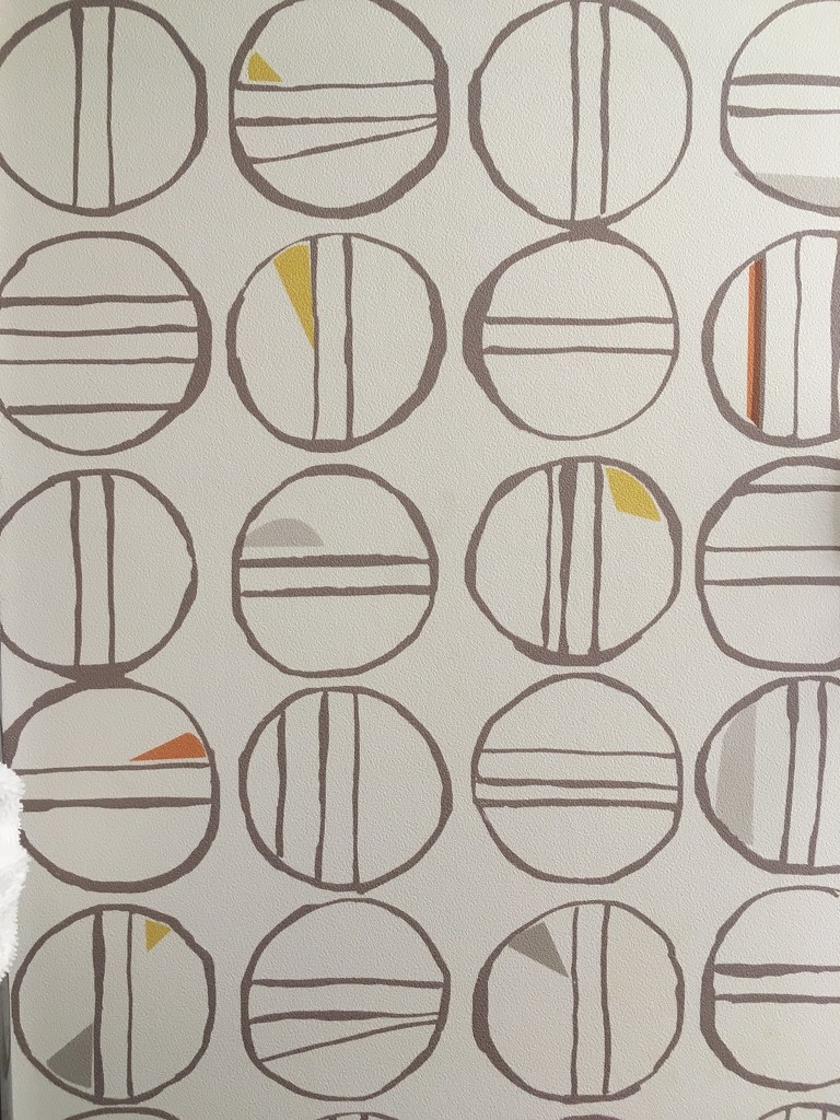 the wallpaper in the bathroom of this hotel would make a good quilt by wiesnerbeth