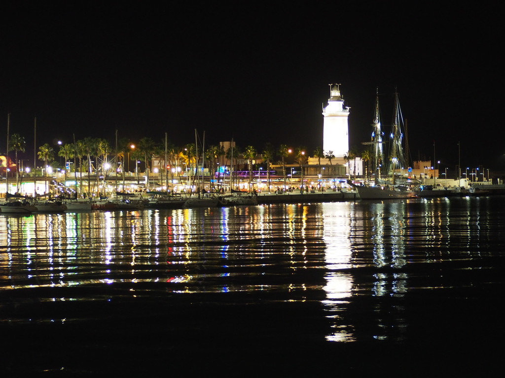 Málaga harbour by night by jacqbb