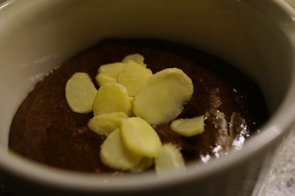 mousse au chocolat  by quietpurplehaze