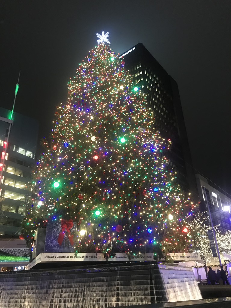 DETROIT Christmas tree  by annymalla