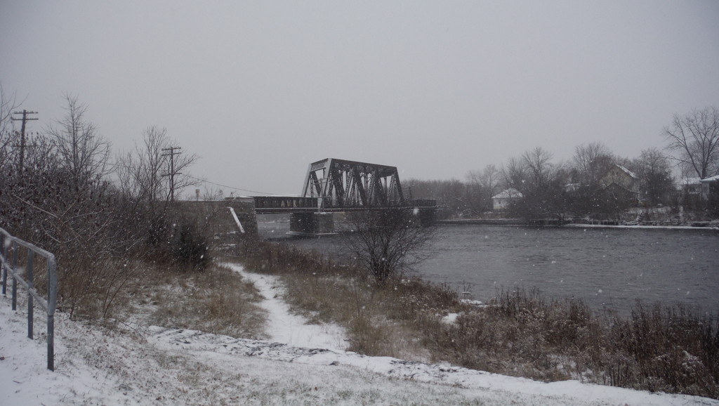 Railway Bridge in the Snow by spanishliz