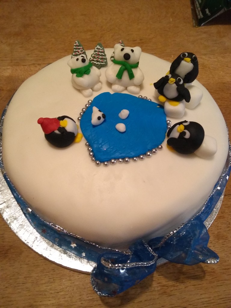 Christmas cake by clairemharvey
