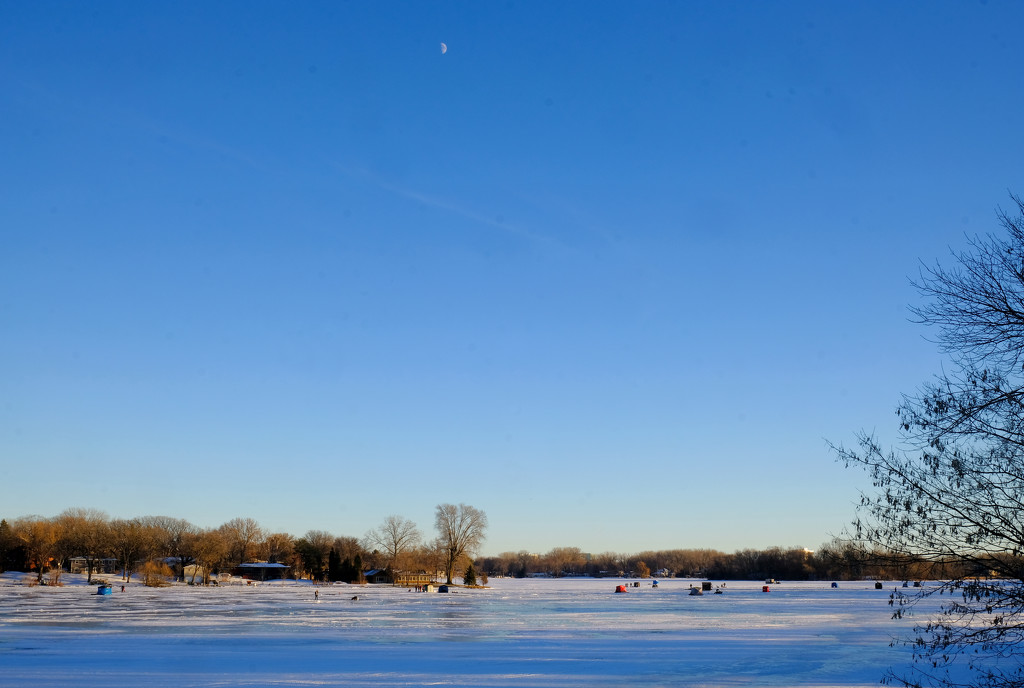 Moon over Frozen Lake by tosee