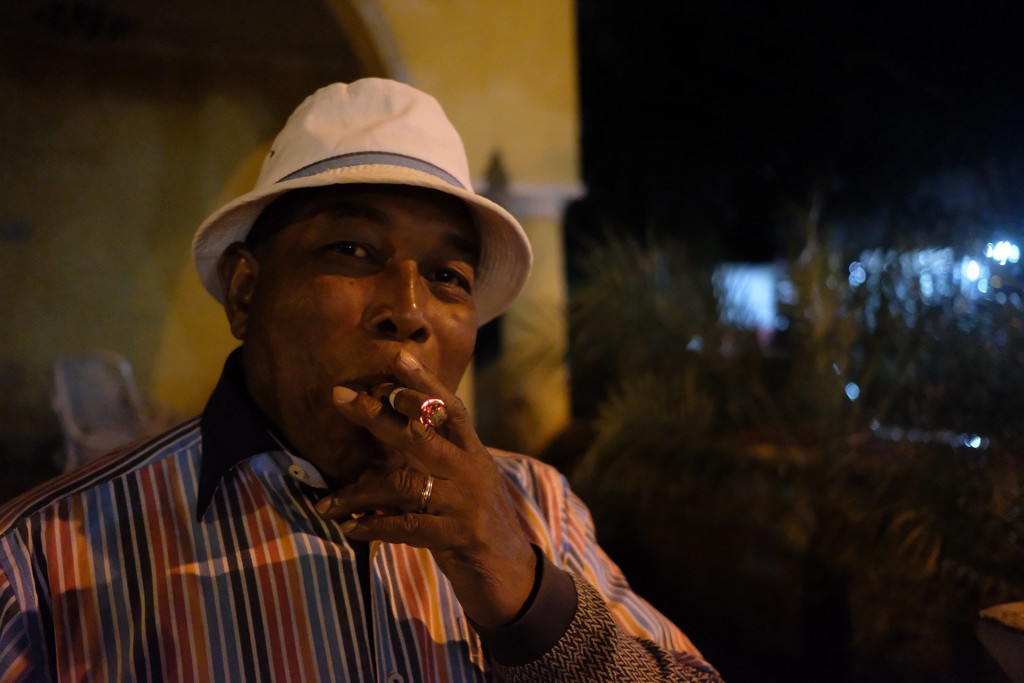 Havana - the cigar man by vincent24
