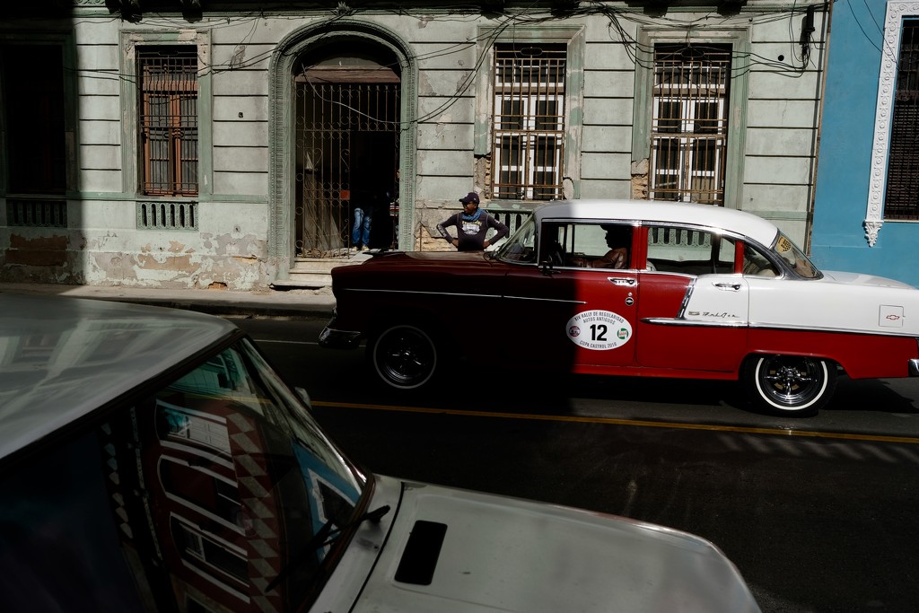 Havana - car and shadow by vincent24