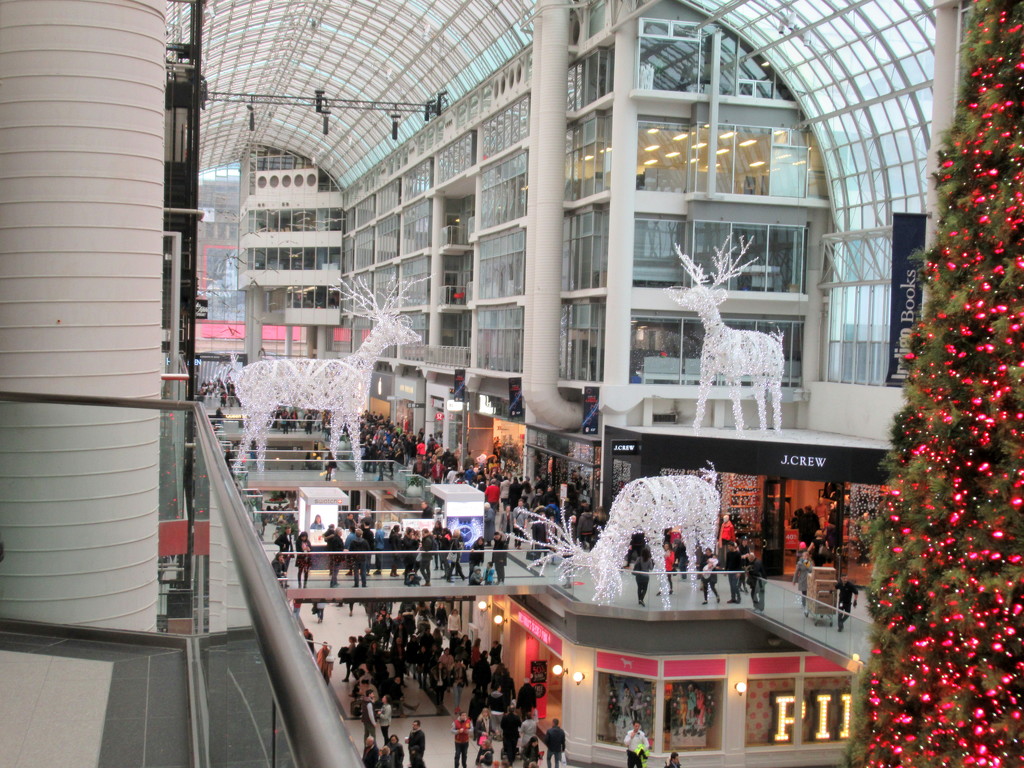 Christmas tree and Reindeer's at Eaton's Centre  by bruni