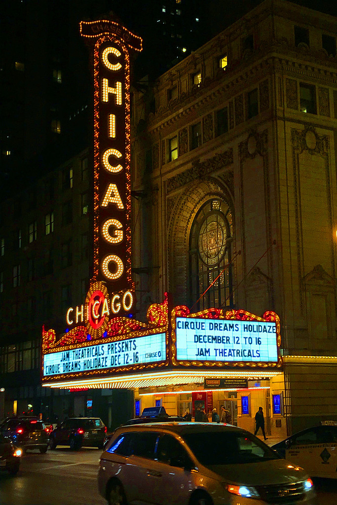 Chicago Theatre by jaybutterfield