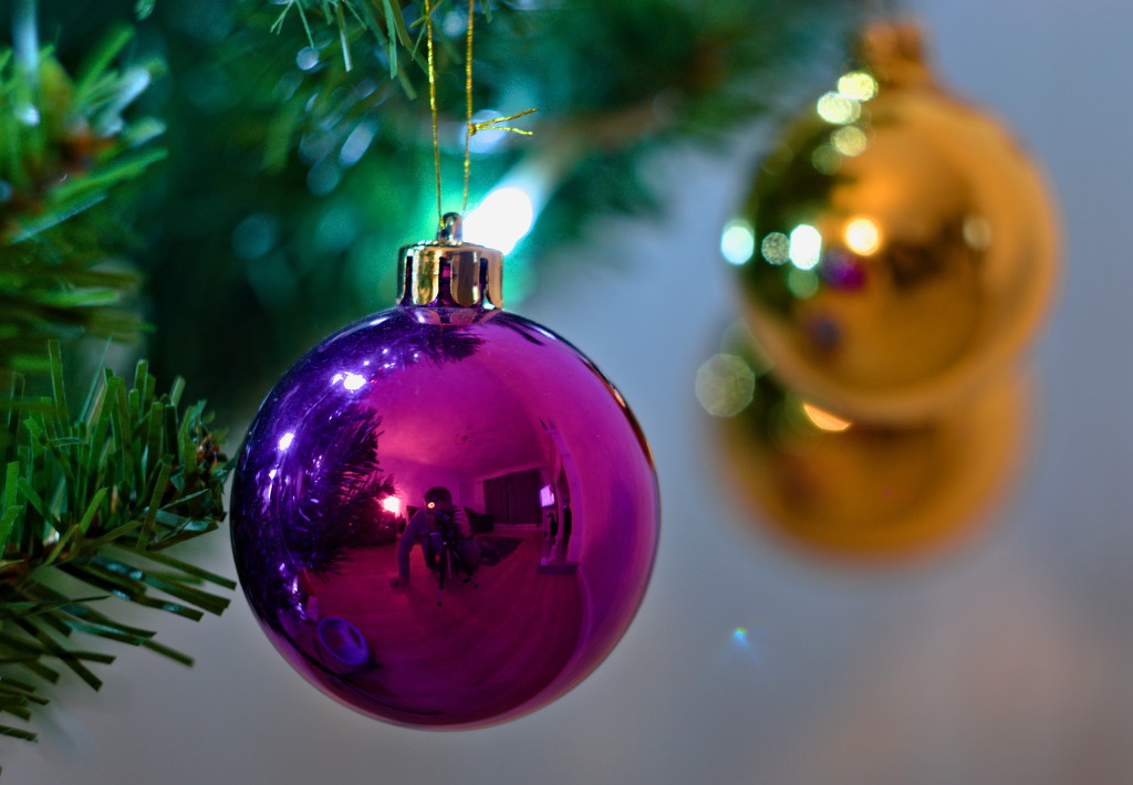 HELIOS Bauble and Bokeh by phil_howcroft