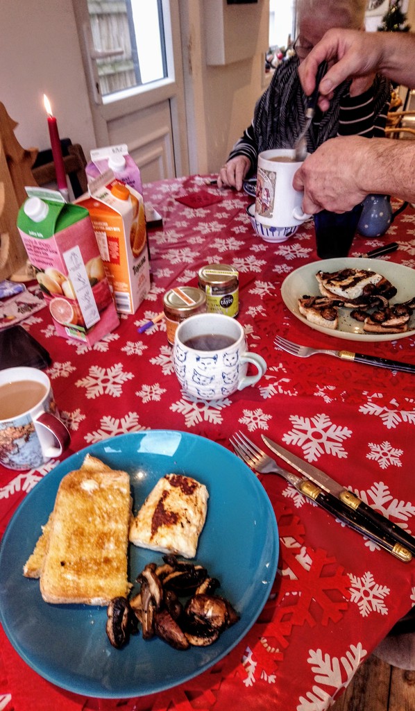 Boxing Day breakfast by boxplayer