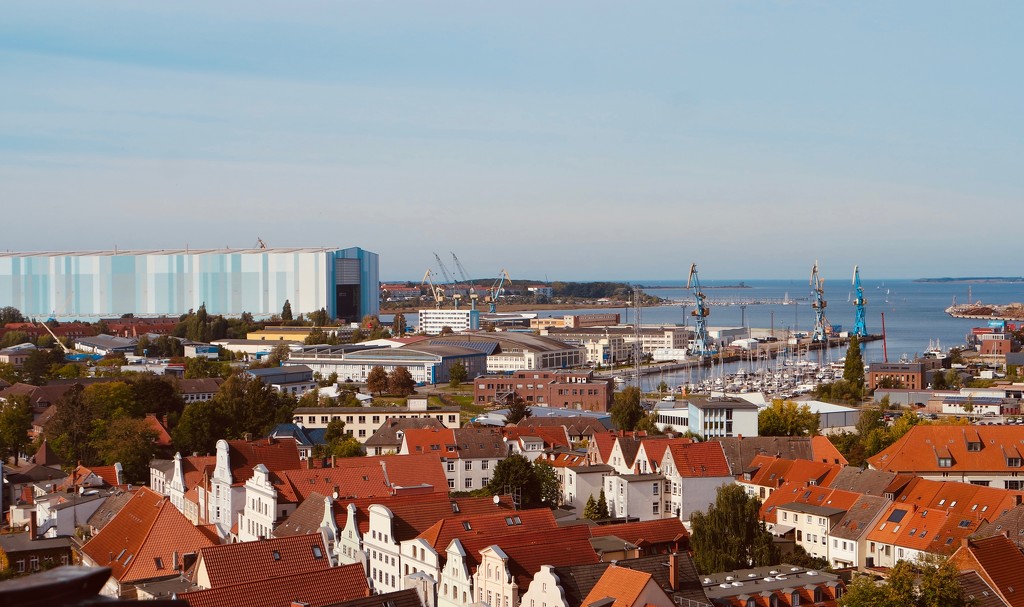 Wismar Harbour by toinette