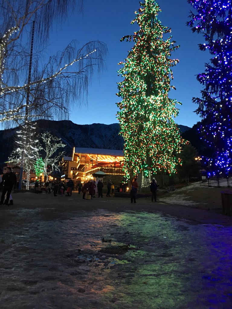 Leavenworth Lights by clay88