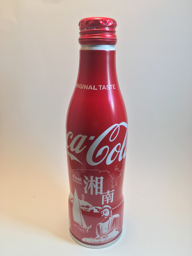 Shonan Design Coke Bottle, 2019-01-02 by cityhillsandsea