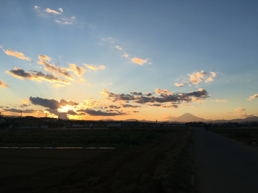 Sunset with Mount Fuji, 2019-01-03  by cityhillsandsea