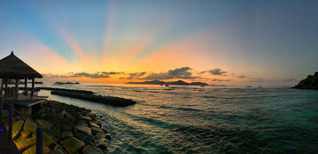 Panoramic sunset.  by cocobella