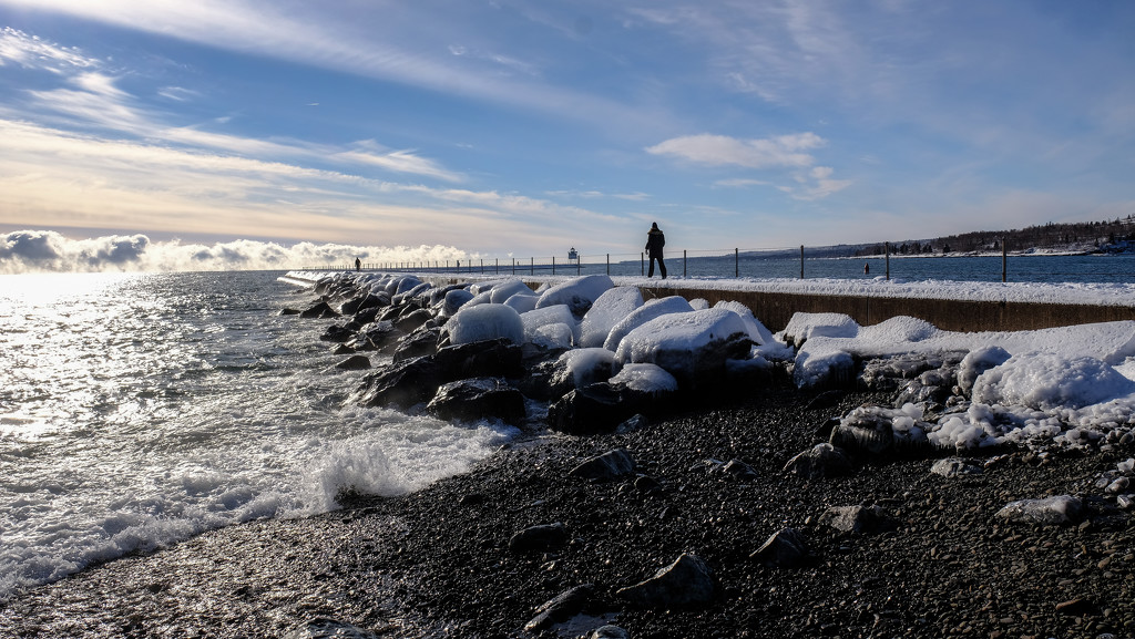 Breakwall  by tosee