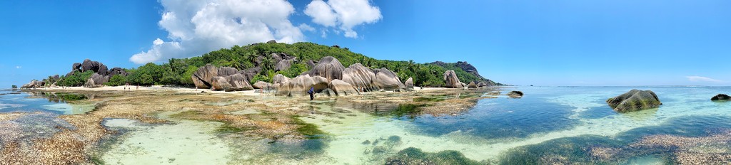 Anse source d’argent panorama.  by cocobella