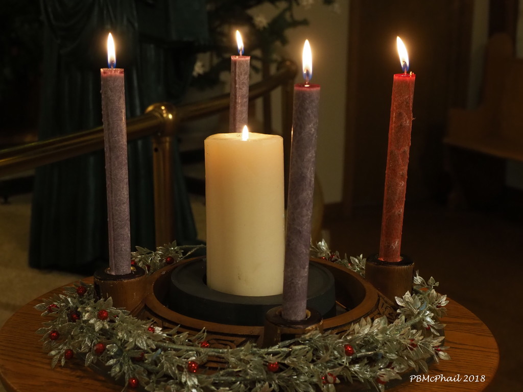 Christmas Eve Advent Wreath by selkie