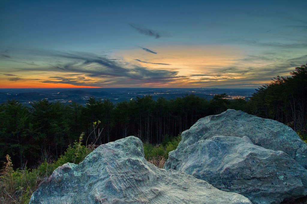 Pine Mountain Sunset by kvphoto