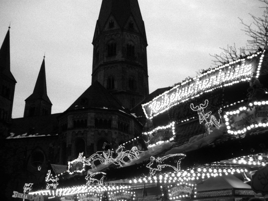 Bonn Christmas Market by harvey