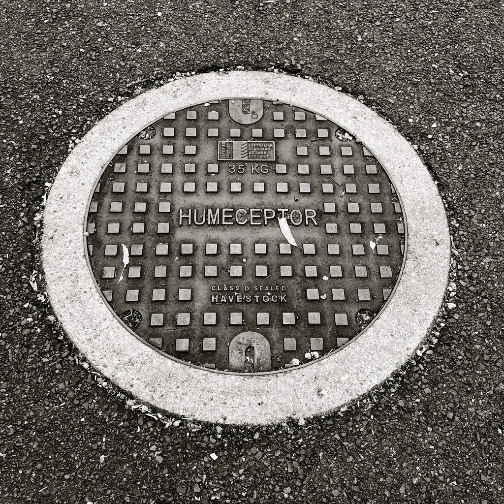 Manhole by kjarn