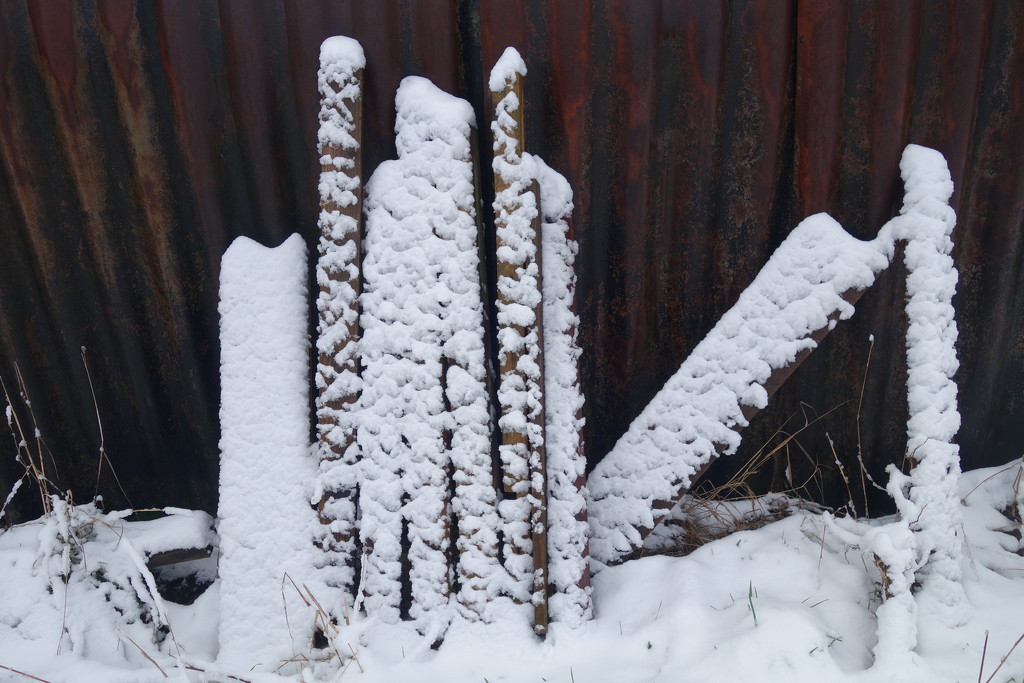 snowy patterns  by brennieb