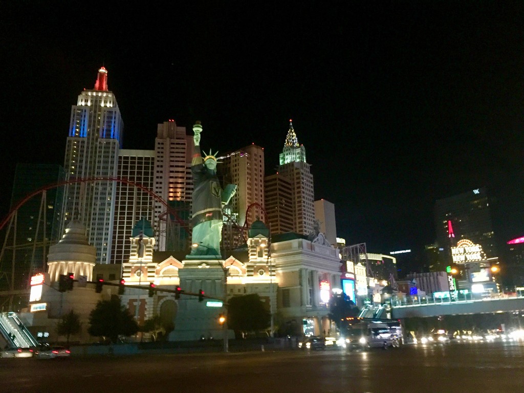 Vegas Baby! (New York style) by bilbaroo