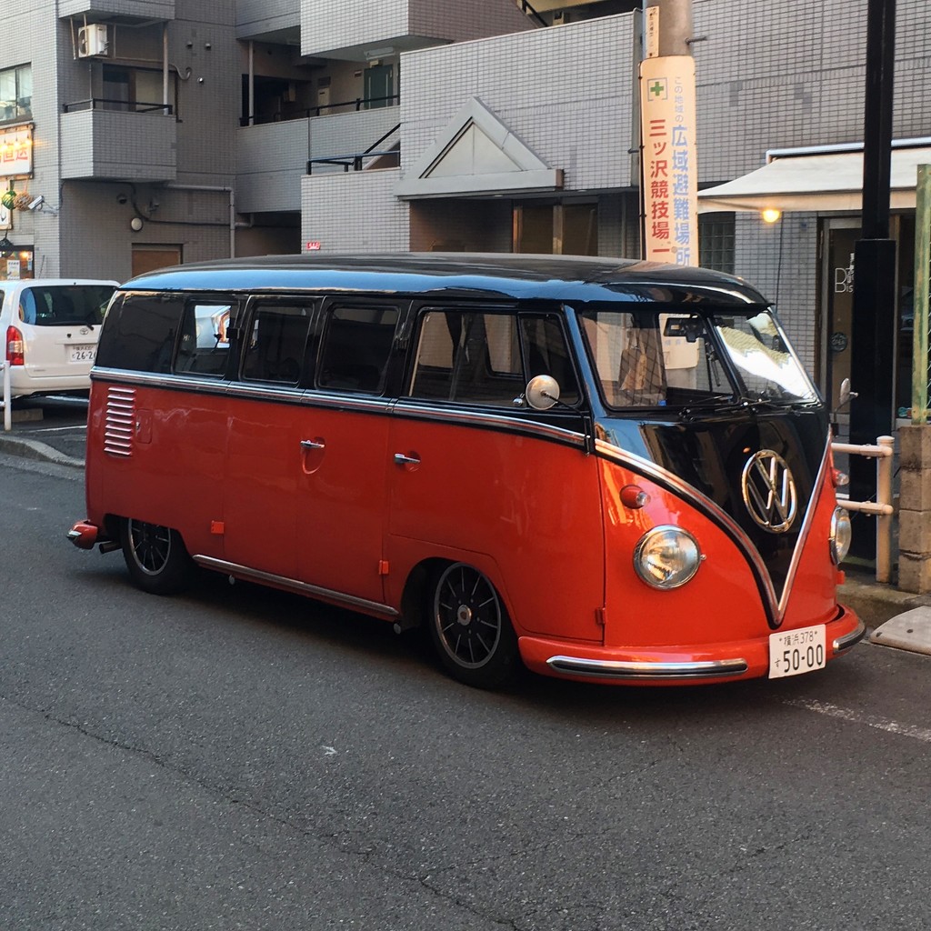 VW camper in Yokohama 2019-02-02  by cityhillsandsea