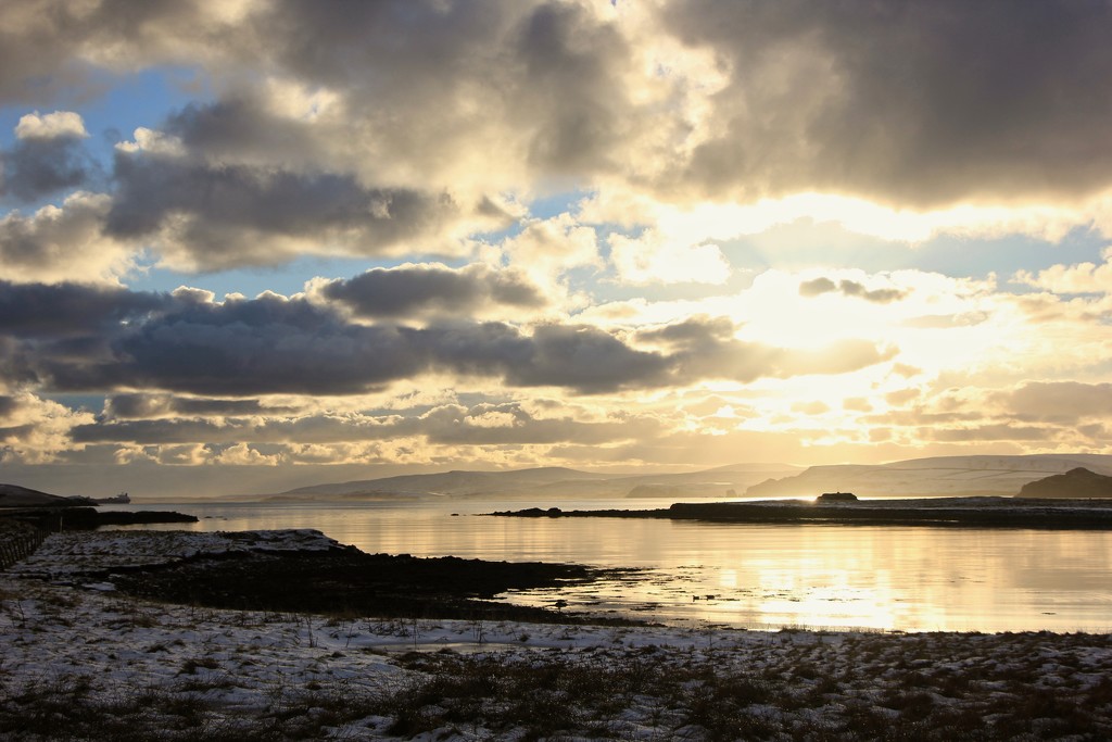 The sun sets on Shetland by jamibann