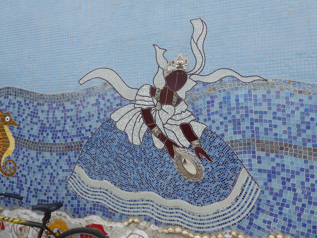 I loved this mosaic.  by chimfa