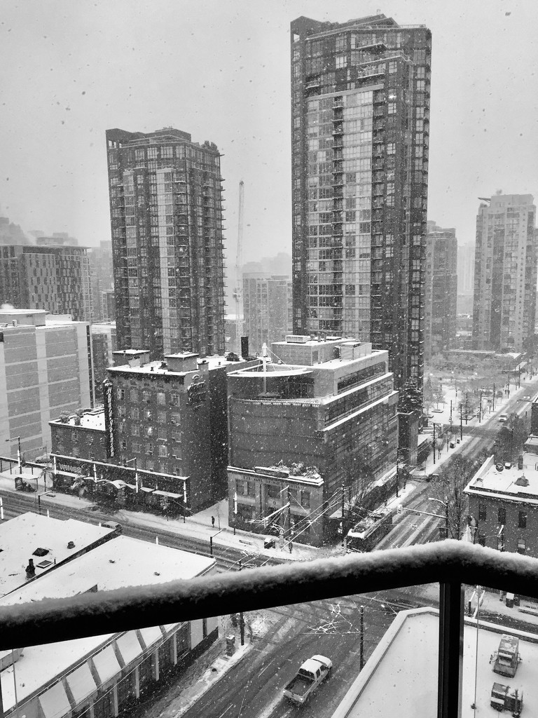 Blizzard in the City by bilbaroo