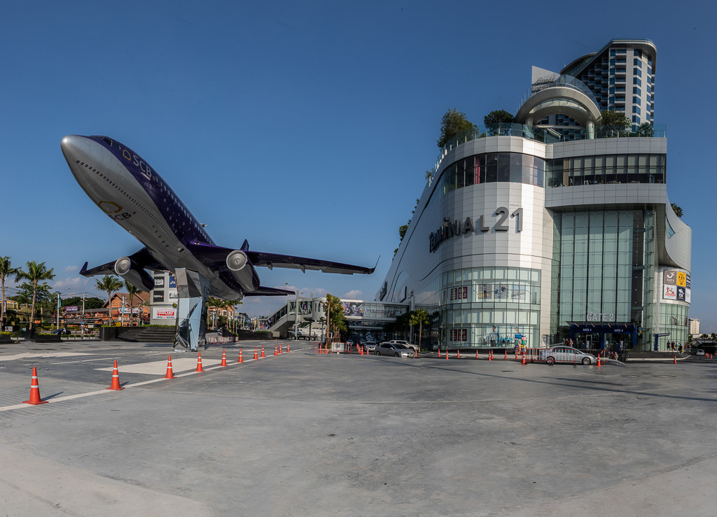 Terminal 21 Panoramic by lumpiniman