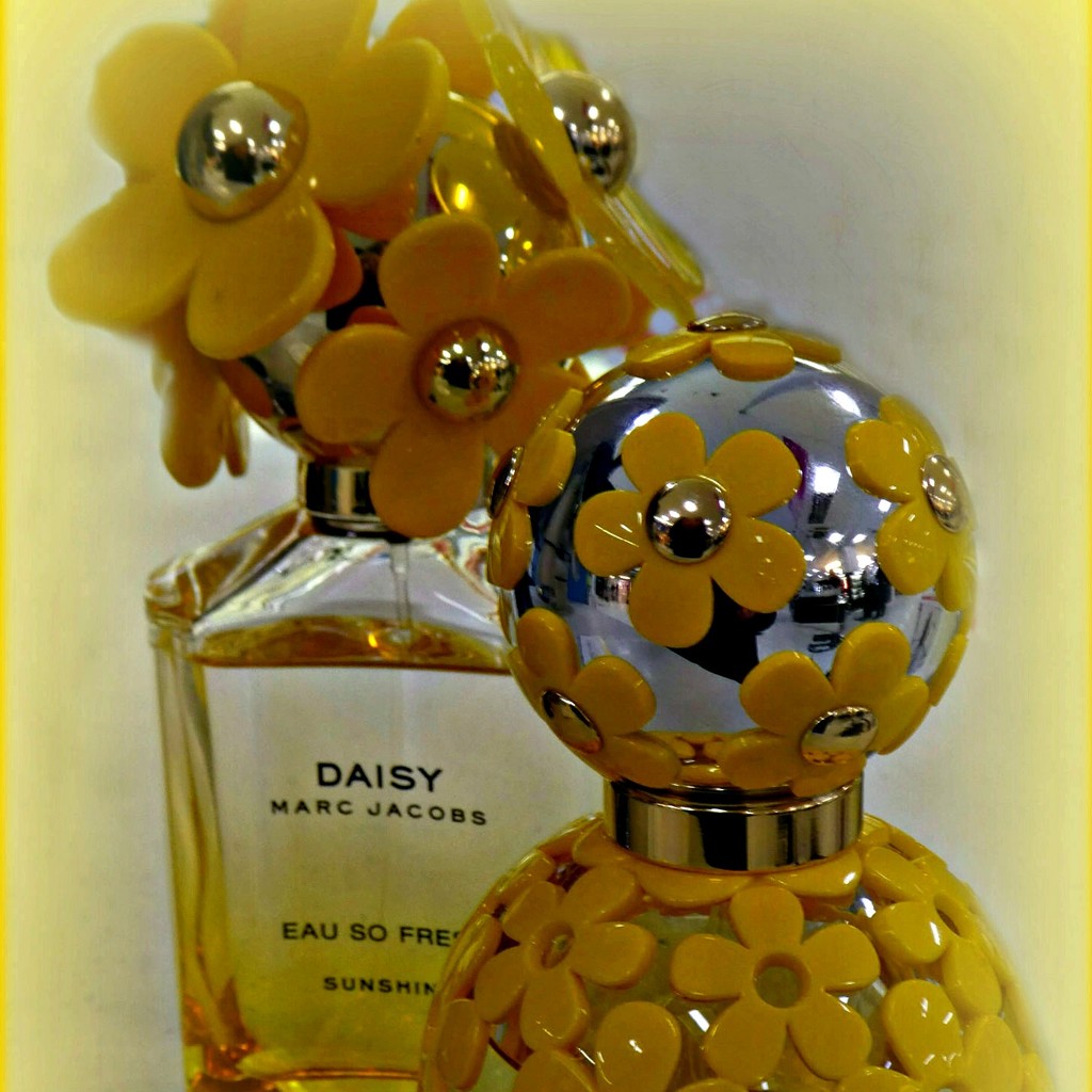 Perfume Daisy  Sunshine.  by wendyfrost