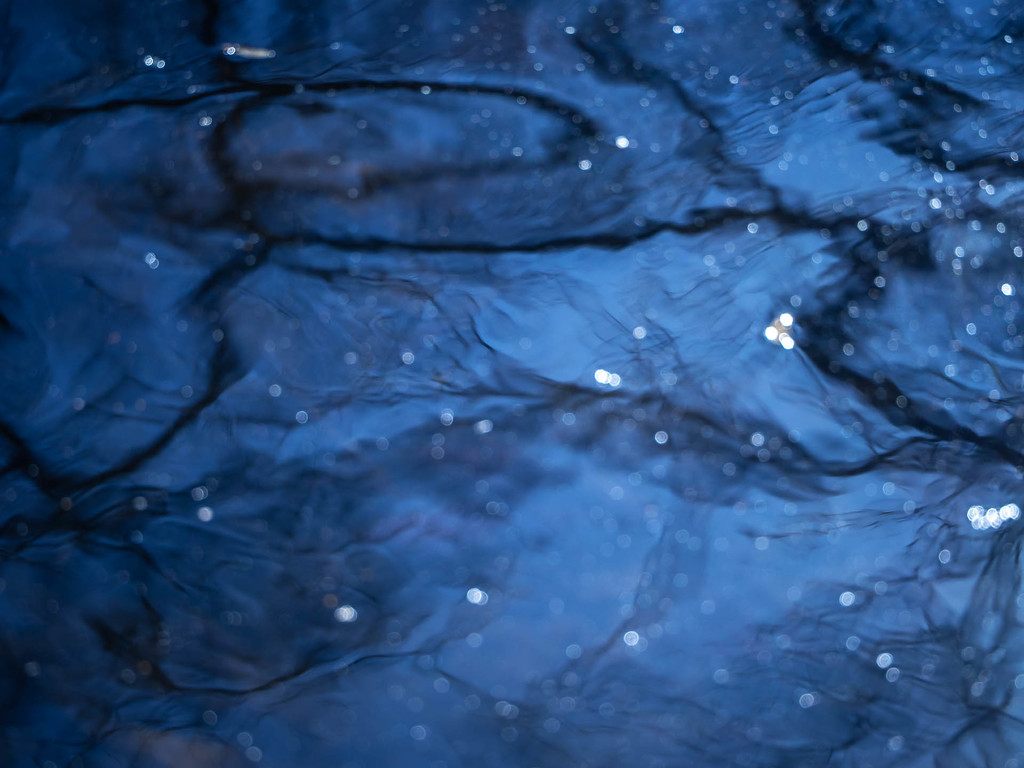 Blue reflection by haskar