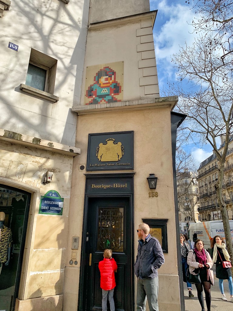 Monkey mosaics boulevard Saint Michel.  by cocobella