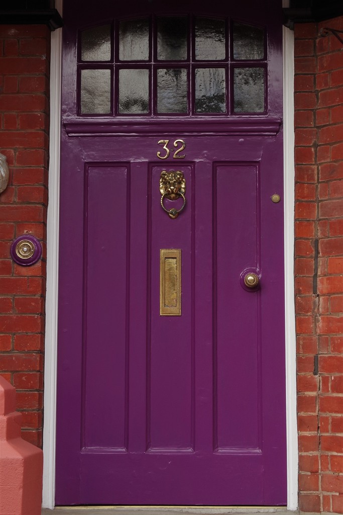 I want a purple door like this by 30pics4jackiesdiamond