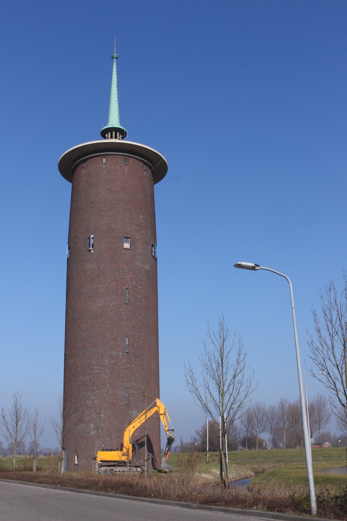 Water tower of Dirksland  by pyrrhula